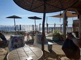 La terrasse du Rainbow Café à Lacanau Océan